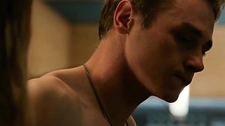 SYDNEY SWEENEY "LES VOYEURS"
