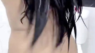 Taking a bath at a friend's boarding house was even invited to fuck and it turned out that his dick was amazing