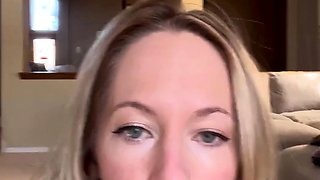 amateur raintree03 flashing ass on live webcam