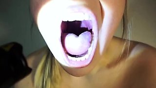 Codi Vore wide mouth and throat