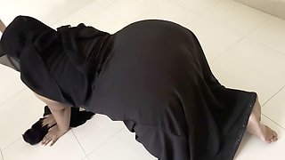 Stunning Muslim babes with massive asses enjoy hot anal sex at the hotel