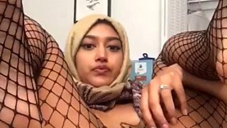 Hijab masturbation
