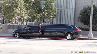 Brazzers - Hot Czech August Taylor Gives Outdoor Blowjob & Reverse Cowgirl Sex to Passenger Johnny