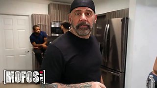 Mofos - sound girl ceceLia Taylor gets a taste of the porn star life by joining johnny for an onset nail