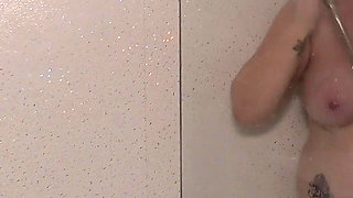 Jessie & Cat & Elena & Red - Shower