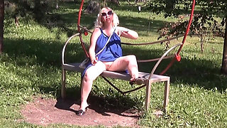 Sexy Lady No Panties - Flashing Pussy on Walk