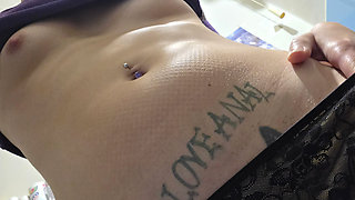 Ana Liz spreads her delicious pussy and plays with her nipples