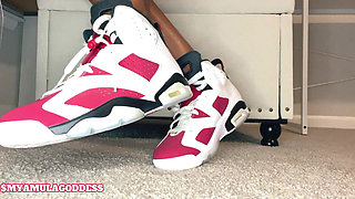 Sneaker Bitch