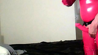 Webcam skinny brunette plays her squirt pussy